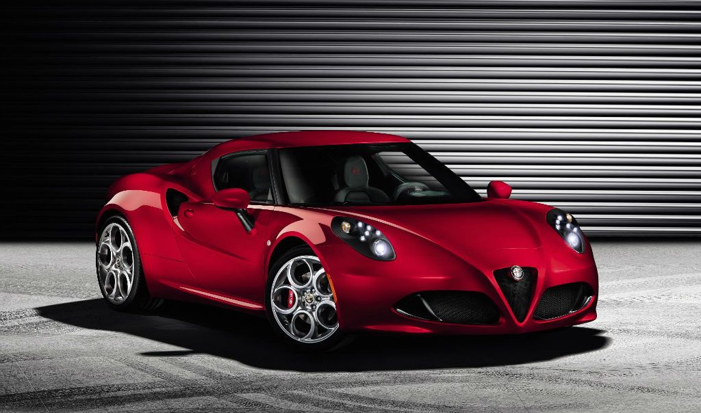 Alfa Romeo 4C Front-w1024