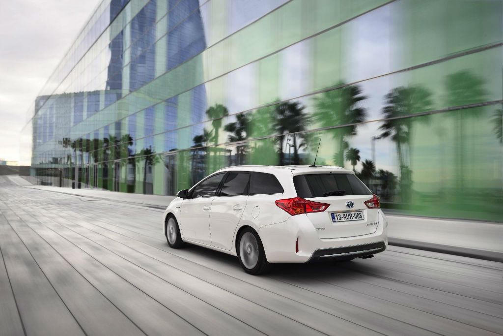Toyota Auris Estate Back