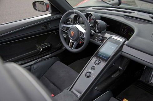 porsche-918-spyder-dash