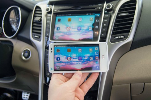 Hyundai Connectivity Concept NFC MirrorLink