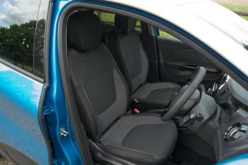 Renault Captur Review Front Seats - carwitter