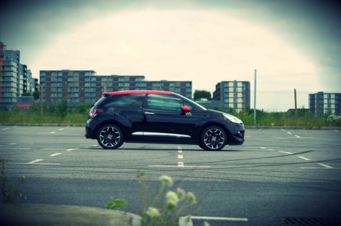 Citroen DS3 RED Review Side - carwitter