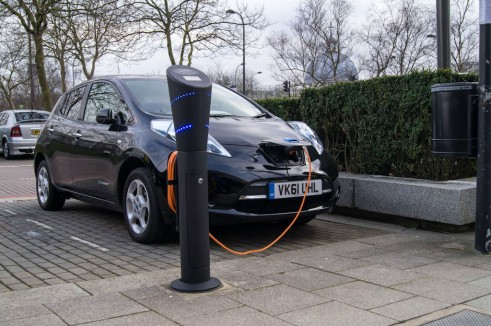 Hertz Nissan Leaf Charging Milton Keynes - carwitter
