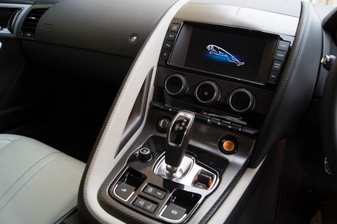 Jaguar F-Type V6 S Review Center Console - carwitter