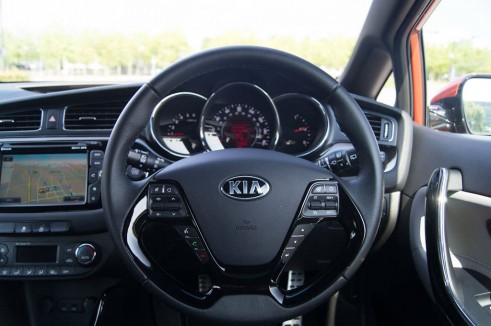 2013 Kia Proceed Review - Steering Wheel - carwitter
