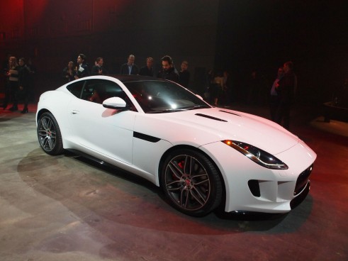 Jaguar F-Type LA Auto Show 2014 - Front Angle - carwitter