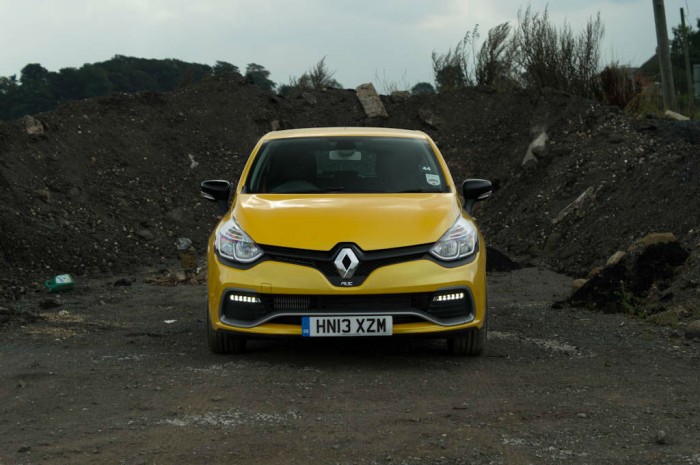 RenaultSport Clio 200 Turbo Review - Front - carwitter