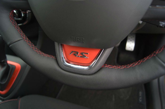 RenaultSport Clio 200 Turbo Review - RS Badge - carwitter