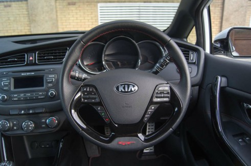 2014 Kia Pro Ceed GT Review - Steering Wheel - carwitter