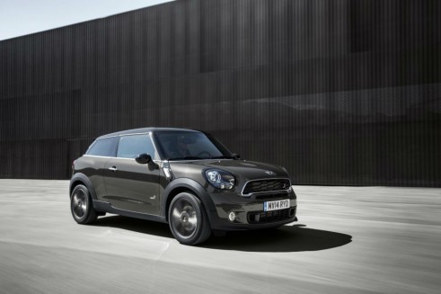 Mini Cooper S Paceman - Front Angle - carwitter