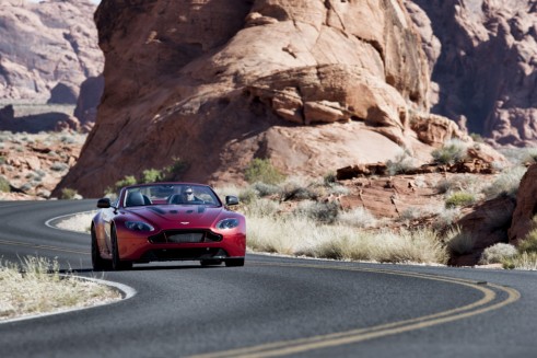 Aston Martin V12 Vantage S Roadster front 2 - carwitter