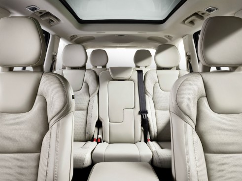 2015 Volvo XC90 interior 2  - carwitter