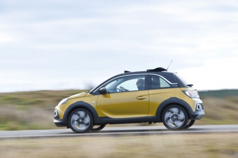 Vauxhall Adam Rocks Air roof Carwitter
