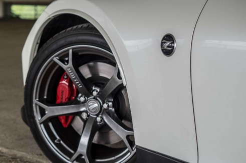 2014 Nissan 370Z NISMO Review - Alloy Badge - carwitter
