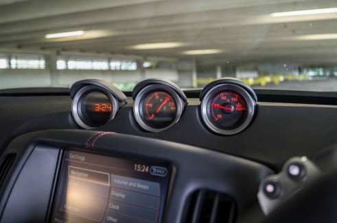 2014 Nissan 370Z NISMO Review - Dial Cluster - carwitter