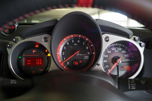 2014 Nissan 370Z NISMO Review - Dials - carwitter