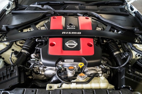 2014 Nissan 370Z NISMO Review - Engine Bay 3.7 litre V6 - carwitter