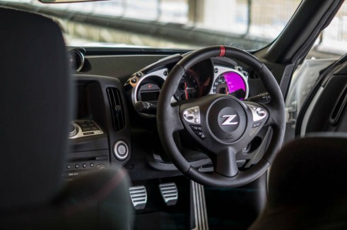 2014 Nissan 370Z NISMO Review - Steering Wheel TC - carwitter