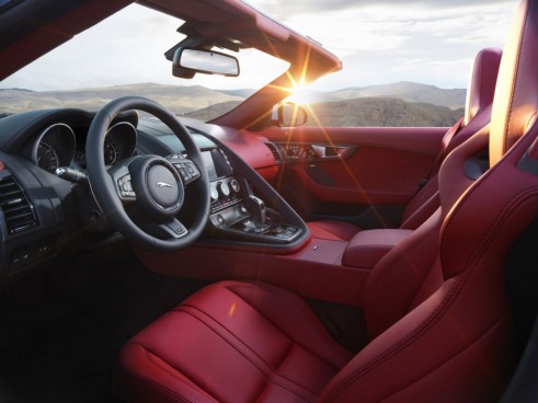 Jaguar 2016 cabrio interior- carwitter
