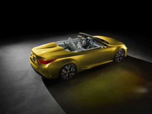 Lexus LF-C2 concept side 2 - carwitter