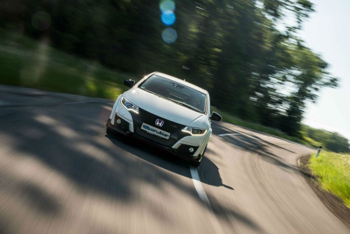 2015 Honda Civic Type R - Front T Far - carwitter