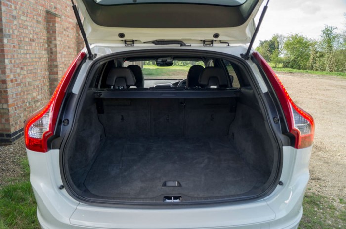 2015 Volvo XC60 RDesign D4 Review - Boot Capacity - carwitter