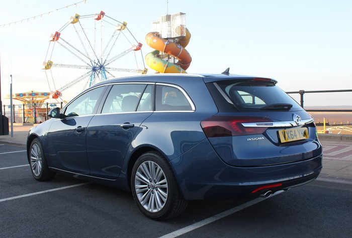 2015-Vauxhall-Insignia-review-rear-corner-cleethorpes-carwitter