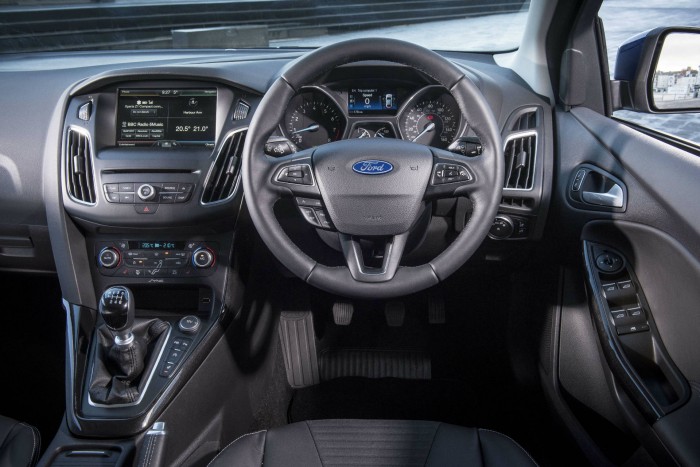 2015 Ford Focus 1 Litre EcoBoost Review - Dashboard - carwitter