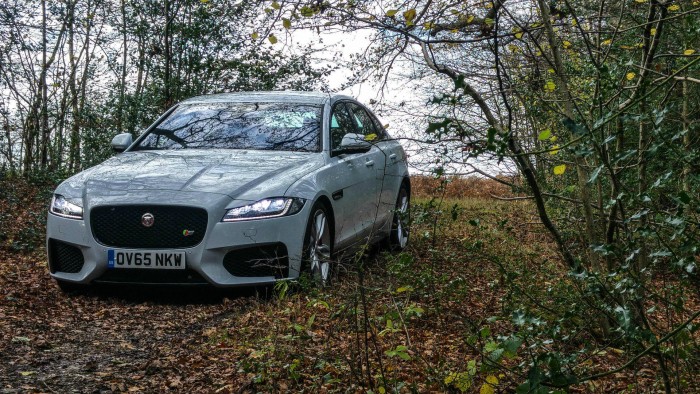 2016 Jaguar XF S Review - Front Scene - carwitter