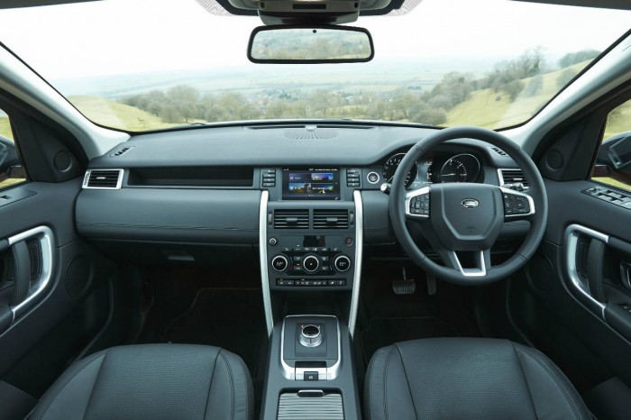 Land Rover Discovery Sport Review - Dashboard - carwitter