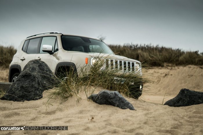 2016 Jeep Renegade Review - Front Side Scene Low - carwitter
