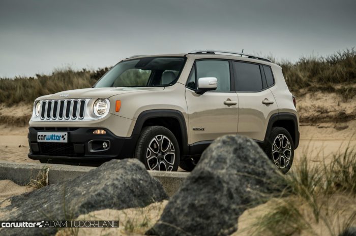 2016 Jeep Renegade Review - Side Scene - carwitter