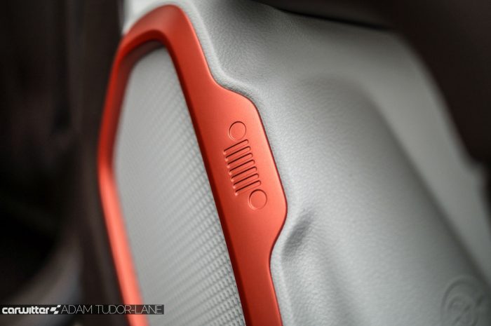 2016 Jeep Renegade Review - Speaker Grille - carwitter