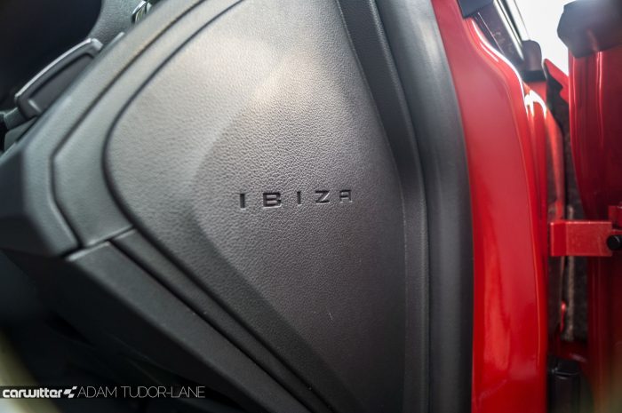 2016 SEAT Ibiza FR Review - Interior Dashboard Detail - carwitter