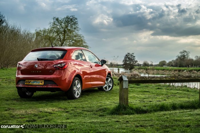 2016 SEAT Ibiza FR Review - Side Scene Far - carwitter