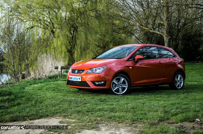 2016 SEAT Ibiza FR Review - Side - carwitter