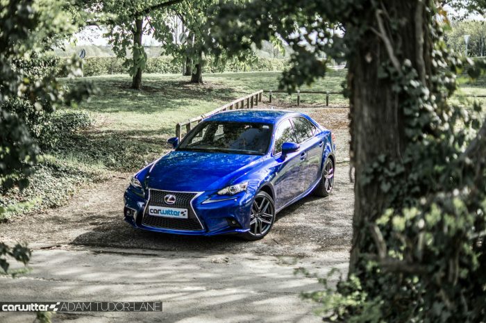 2016 Lexus is200t Review - Front Scene - carwitter