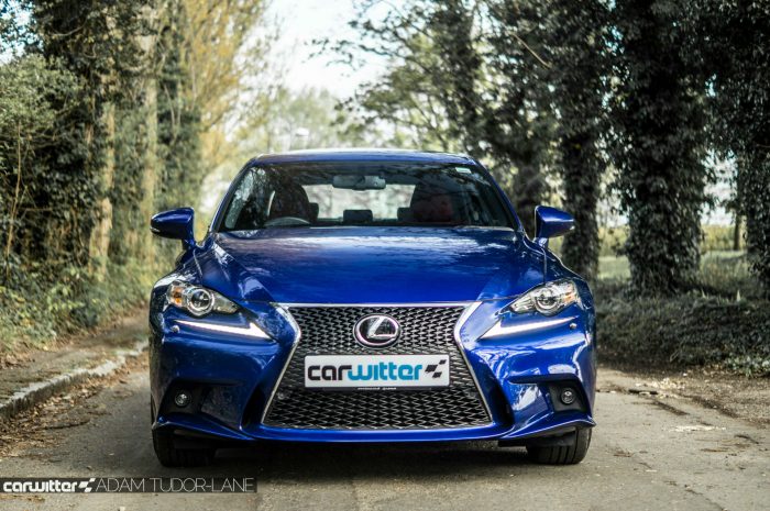 2016 Lexus is200t Review - Front - carwitter
