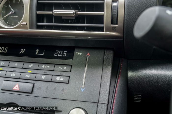 2016 Lexus is200t Review - Heater Controls - carwitter