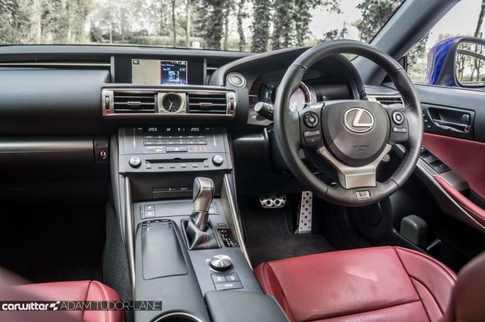 2016 Lexus is200t Review - Interior Dashboard - carwitter
