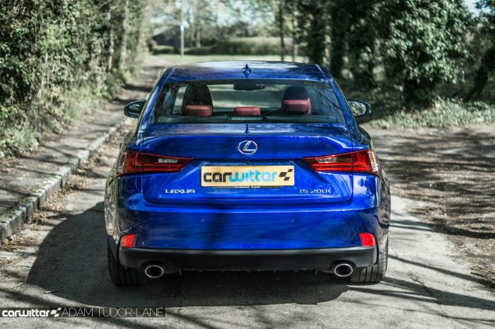 2016 Lexus is200t Review - Rear - carwitter