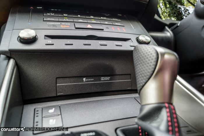 2016 Lexus is200t Review - Sat Nav Map Closed - carwitter