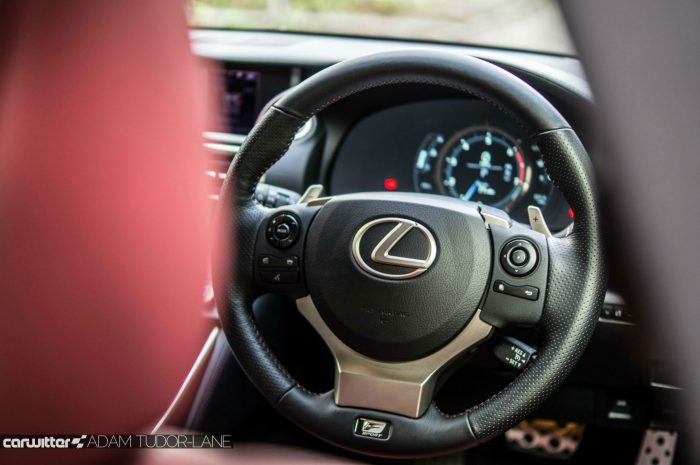 2016 Lexus is200t Review - Steering Wheel Scene - carwitter
