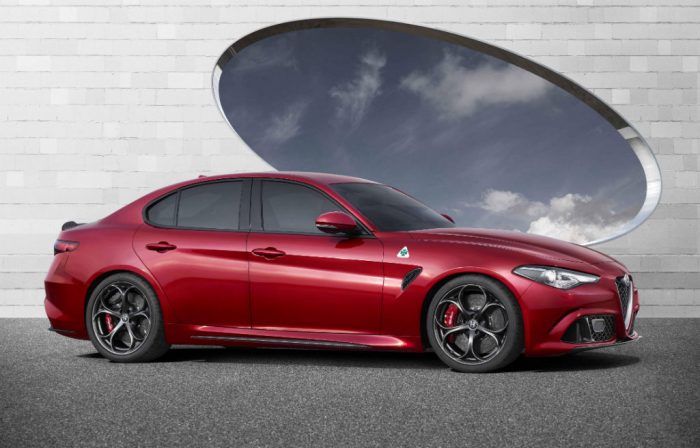 alfa-romeo-giulia-side