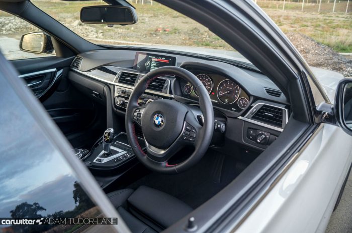 2016-bmw-330e-edrive-review-dash-interior-carwitter