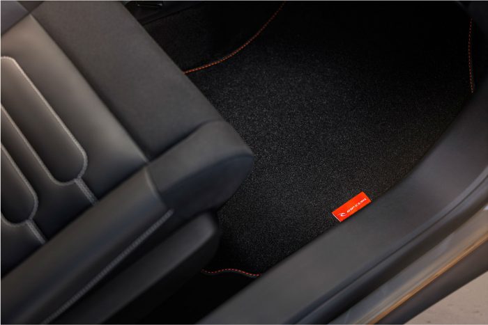 2016-citroen-c4-cactus-ripcurl-review-front-matt-detail-carwitter