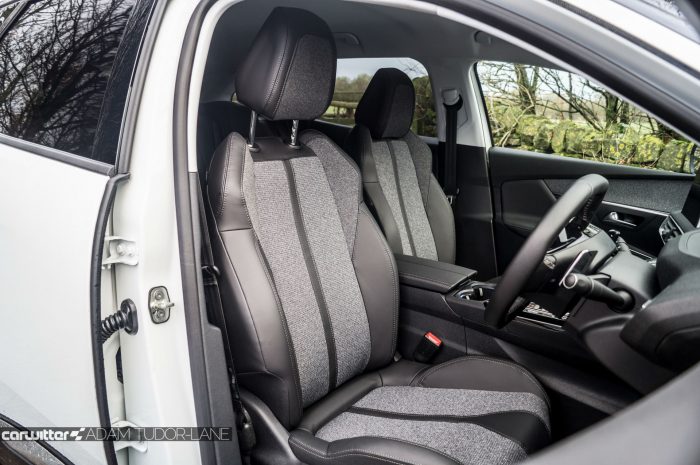 2016-peugeot-3008-suv-review-seats-carwitter