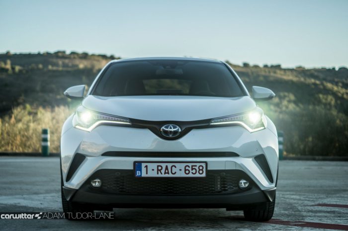 toyota-c-hr-review-front-headlights-carwitter